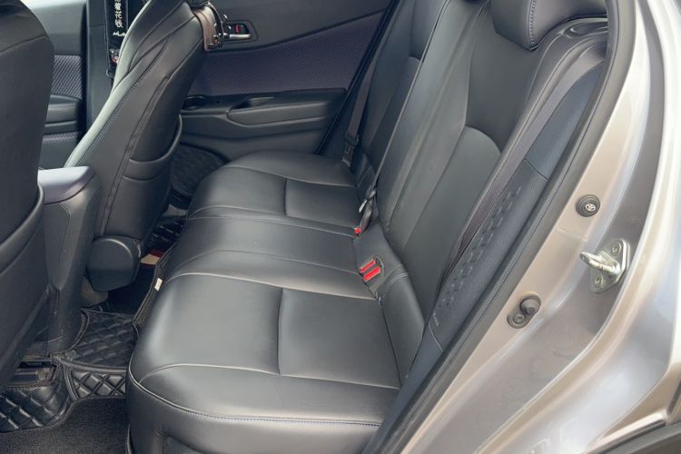 Used Toyota IZOA 2020 2.0L Enjoy Edition Interior 2