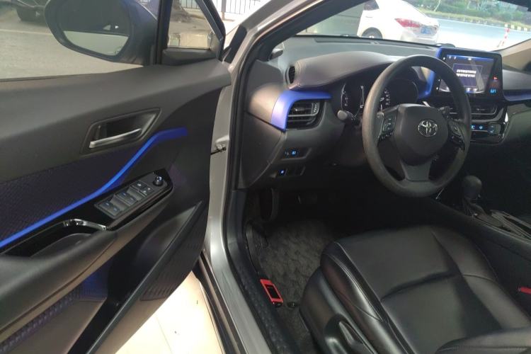 Used Toyota IZOA 2020 2.0L Enjoy Edition Interior 3