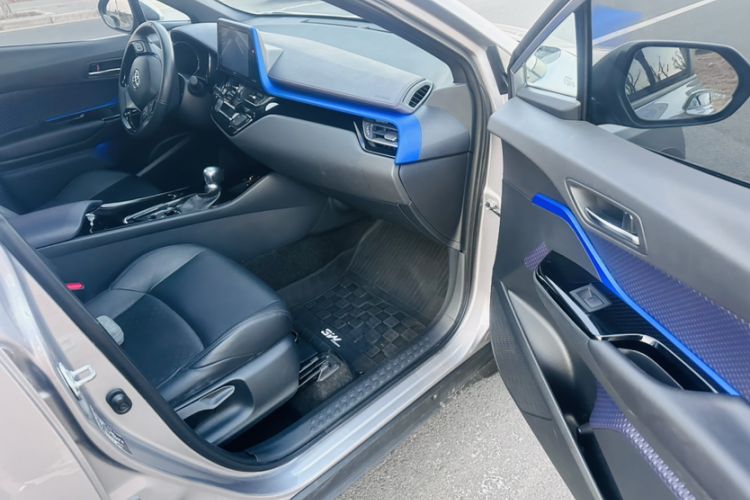 Used Toyota IZOA 2020 2.0L Yichi Version Interior 3