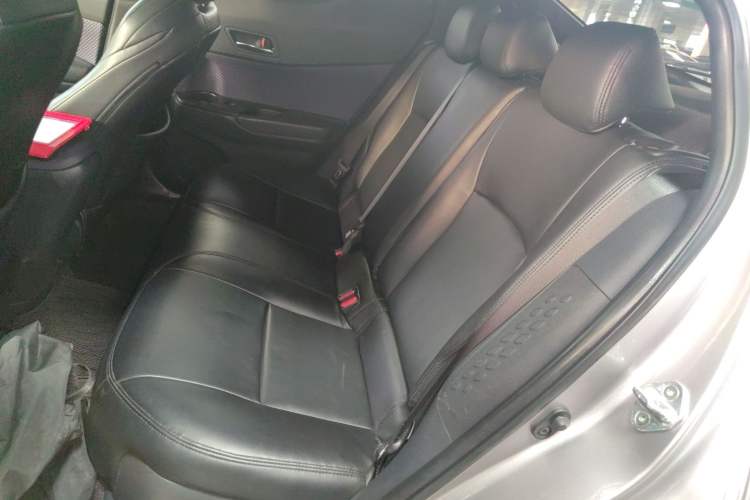 Used Toyota IZOA 2020 2.0L Enjoy Edition Interior 4