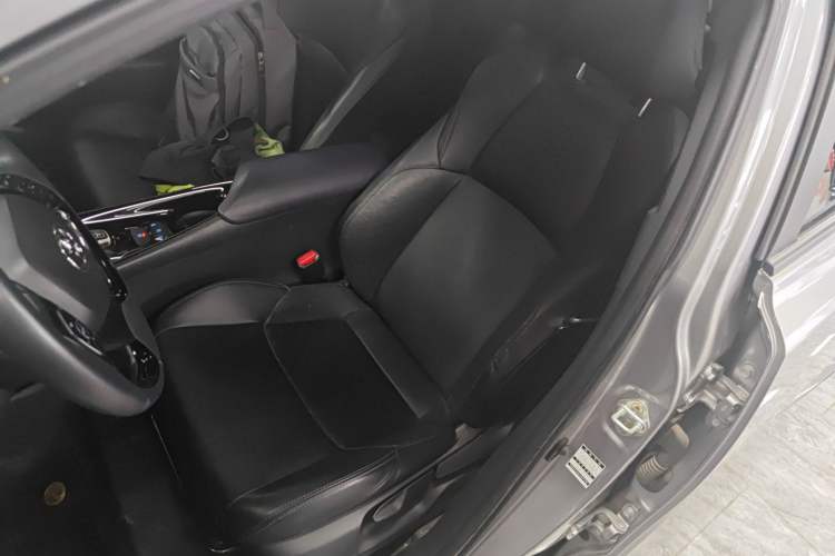 Used Toyota IZOA 2020 2.0L Yichi Version Left Front Seat