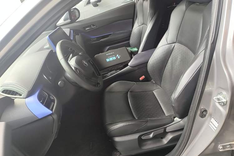 Used Toyota IZOA 2020 2.0L Yichi Version Left Front Seat