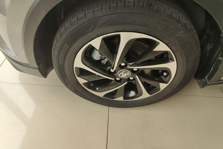 Used Toyota IZOA 2020 2.0L Yi Xiang CARE Left Front Wheel Hub