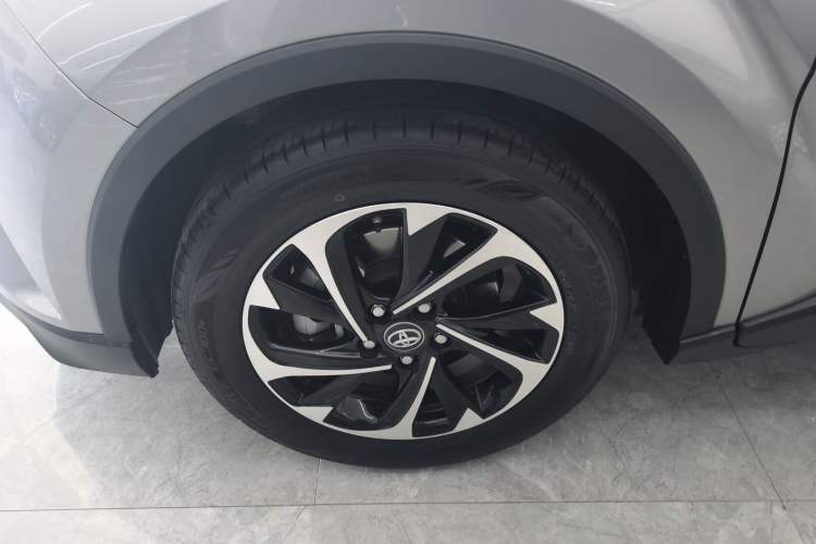 Used Toyota IZOA 2020 2.0L Yichi Version Left Front Wheel Hub