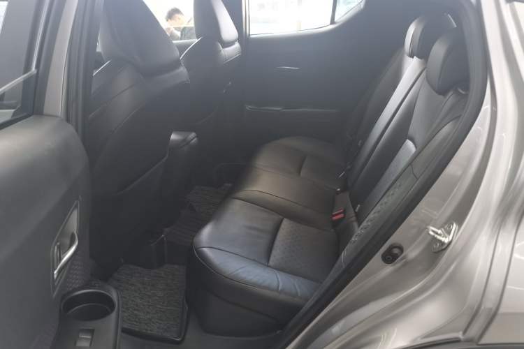 Used Toyota IZOA 2020 2.0L Yichi Version Left Rear Seat