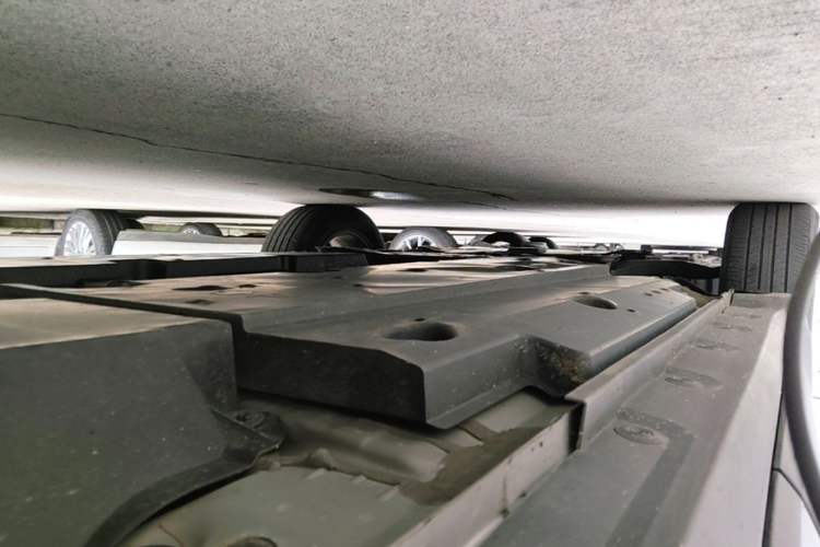 Used Toyota IZOA 2020 2.0L Enjoy Edition Left Side Sill