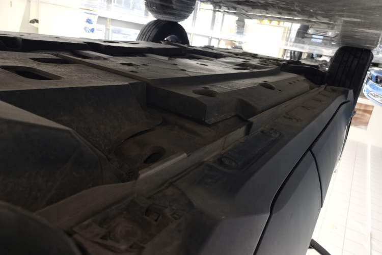 Used Toyota IZOA 2020 2.0L Yichi Version Left Side Sill