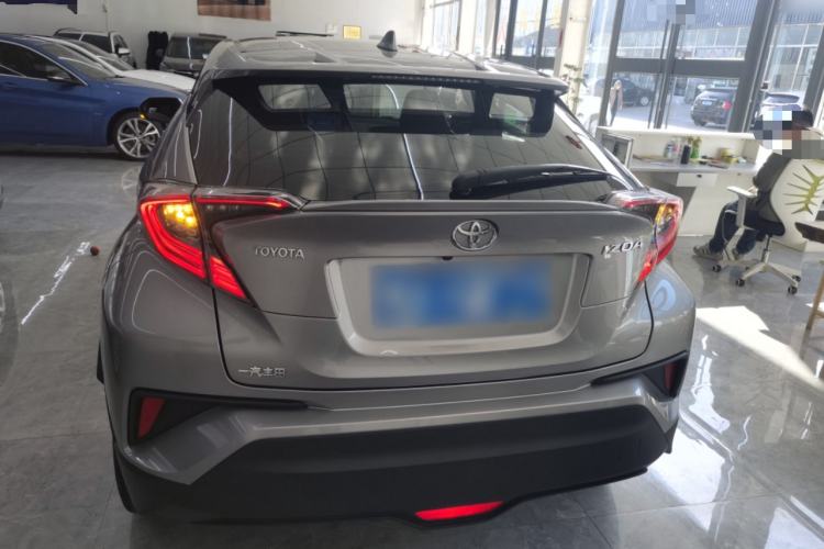 Used Toyota IZOA 2020 2.0L Yichi Version Rear