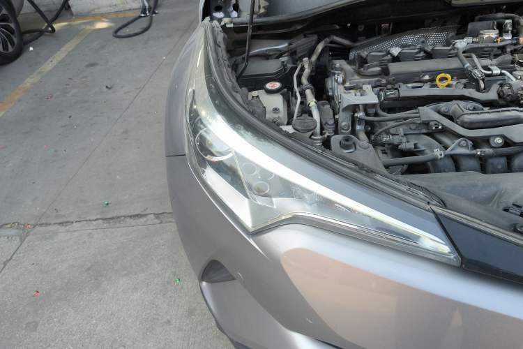 Used Toyota IZOA 2020 2.0L Yi Xiang CARE Right Front Headlight