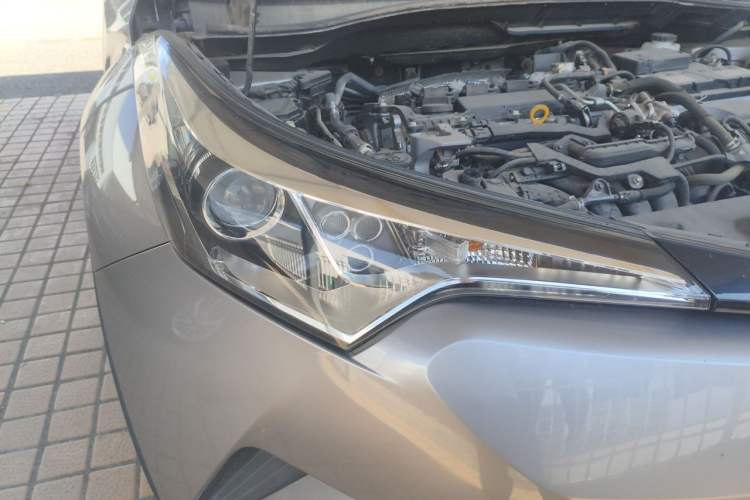 Used Toyota IZOA 2020 2.0L Enjoy Edition Right Front Headlight