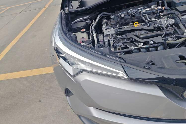Used Toyota IZOA 2020 2.0L Yi Xiang CARE Right Front Headlight