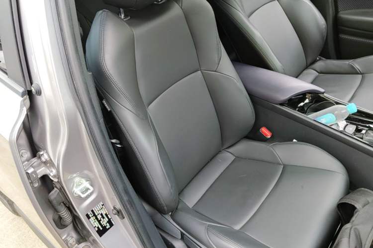 Used Toyota IZOA 2020 2.0L Enjoy Edition Right Front Seat