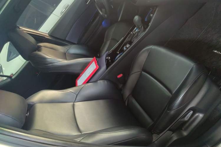 Used Toyota IZOA 2020 2.0L Enjoy Edition Right Front Seat