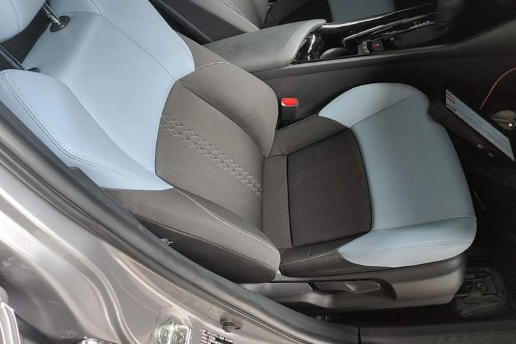 Used Toyota IZOA 2020 2.0L Yi Xiang CARE Right Front Seat