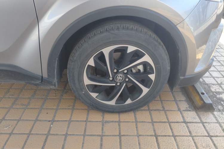 Used Toyota IZOA 2020 2.0L Enjoy Edition Right Front Wheel Hub
