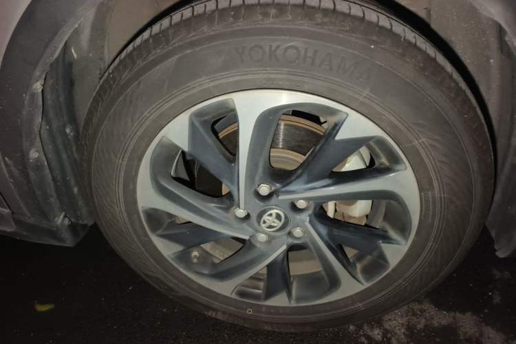 Used Toyota IZOA 2020 2.0L Yichi Version Right Front Wheel Hub