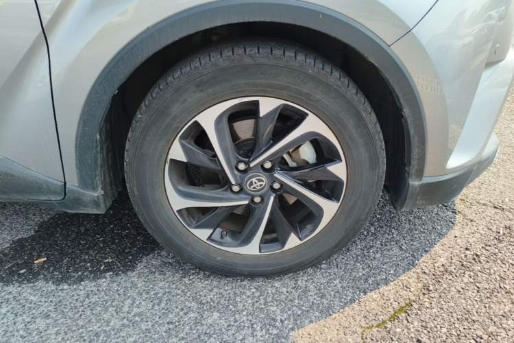 Used Toyota IZOA 2020 2.0L Yi Xiang CARE Right Front Wheel Hub