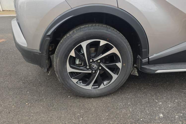 Used Toyota IZOA 2020 2.0L Yichi Version Right Rear Wheel Hub