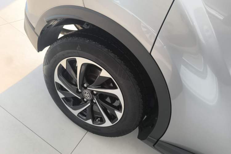 Used Toyota IZOA 2020 2.0L Enjoy Edition Right Rear Wheel Hub