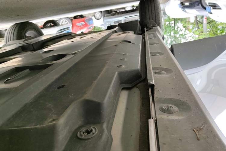 Used Toyota IZOA 2020 2.0L Enjoy Edition Right Side Sill