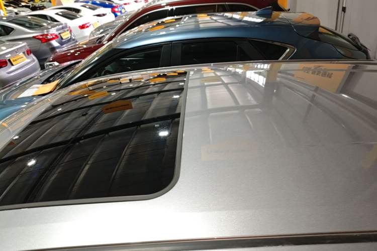 Used Toyota IZOA 2020 2.0L Yichi Version Roof