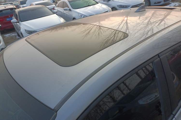 Used Toyota IZOA 2020 2.0L Yichi Version Roof