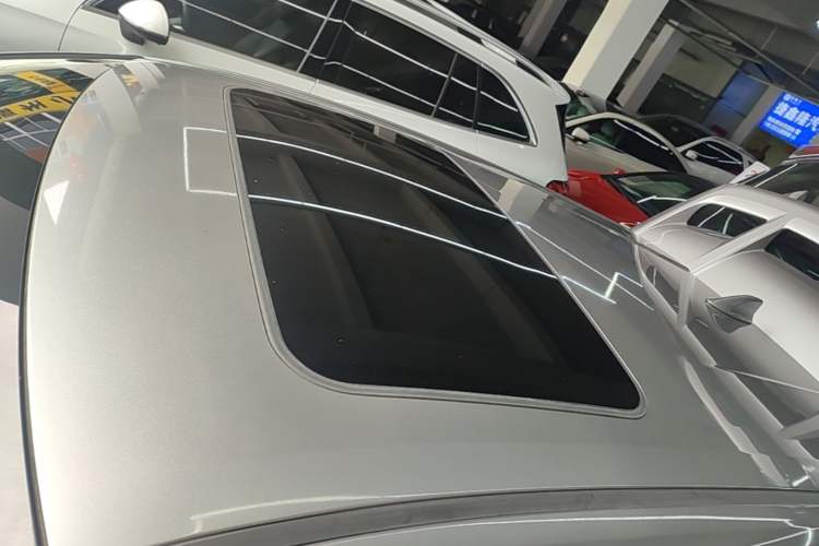 Used Toyota IZOA 2020 2.0L Yichi Version Roof