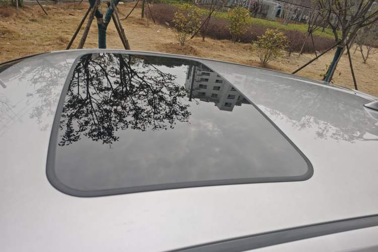 Used Toyota IZOA 2020 2.0L Yichi Version Roof
