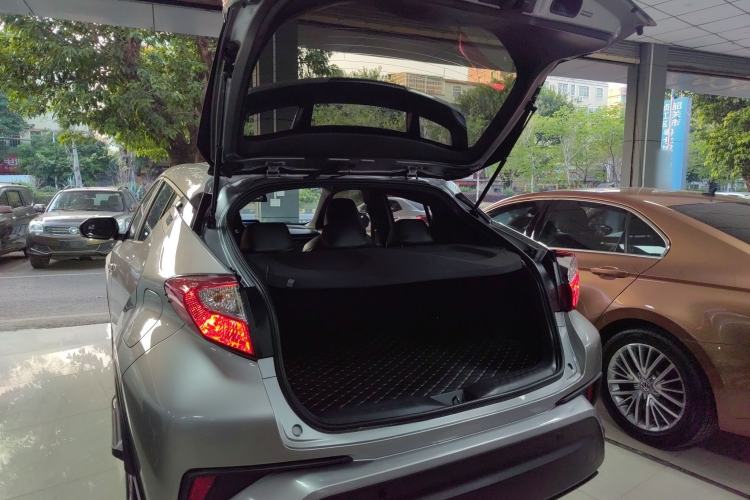 Used Toyota IZOA 2020 2.0L Enjoy Edition Trunk