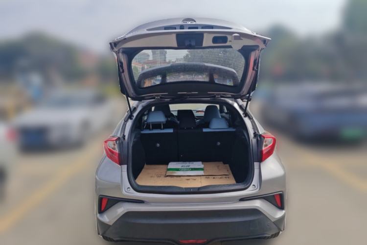 Used Toyota IZOA 2020 2.0L Yi Xiang CARE Trunk