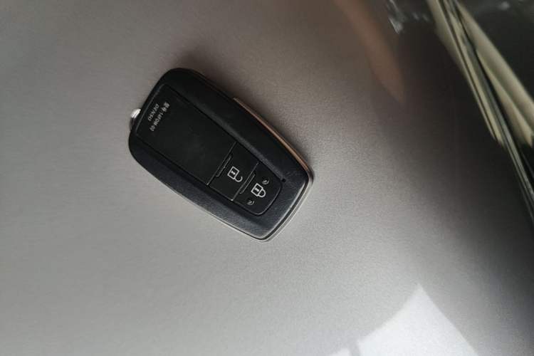 Used Toyota IZOA 2020 2.0L Yi Xiang CARE Vehicle Key