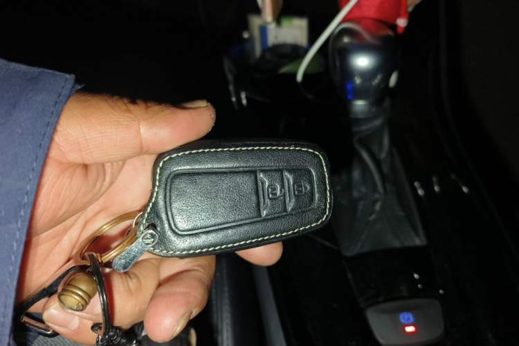 Used Toyota IZOA 2020 2.0L Yichi Version Vehicle Key