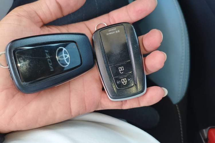 Used Toyota IZOA 2020 2.0L Yi Xiang CARE Vehicle Key