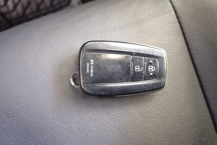 Used Toyota IZOA 2020 2.0L Yichi Version Vehicle Key