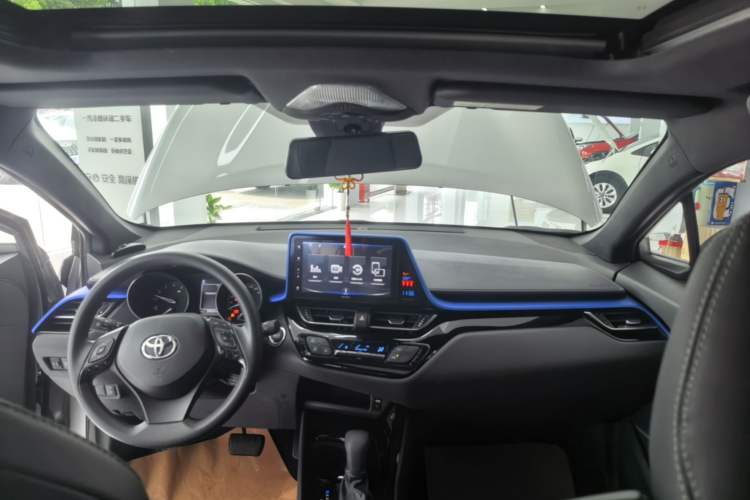 Used Toyota IZOA 2020 2.0L Enjoy Edition Center Console