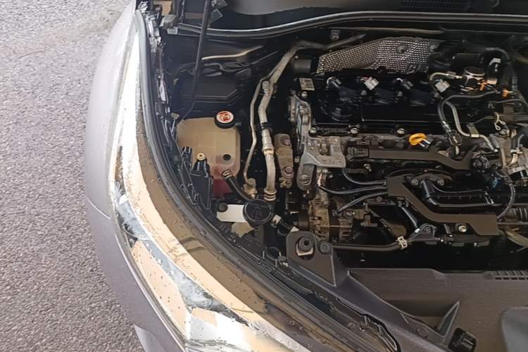 Used Toyota IZOA 2020 2.0L Yi Xiang CARE Engine Bay Right