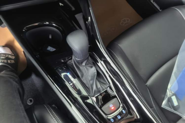 Used Toyota IZOA 2020 2.0L Enjoy Edition Gear Lever
