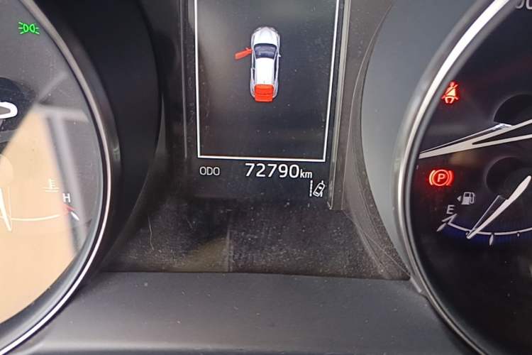 Used Toyota IZOA 2020 2.0L Yi Xiang CARE Odometer Close Up