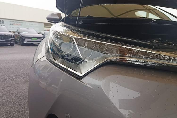 Used Toyota IZOA 2020 2.0L Yi Xiang CARE Right Front Headlight