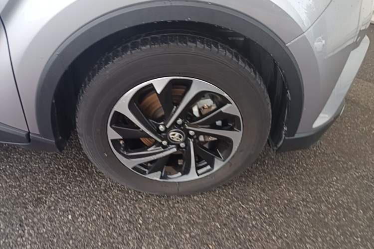 Used Toyota IZOA 2020 2.0L Yi Xiang CARE Right Front Wheel Hub