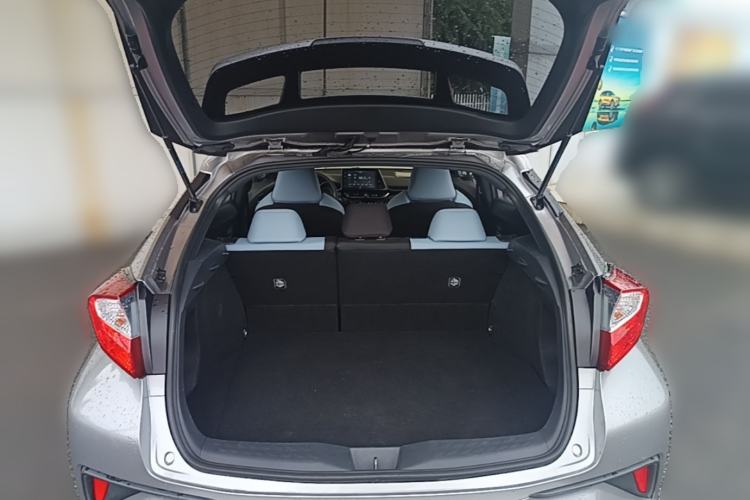 Used Toyota IZOA 2020 2.0L Yi Xiang CARE Trunk