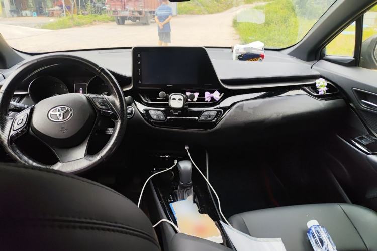 Used Toyota IZOA 2020 2.0L Yi Xiang CARE Center Console