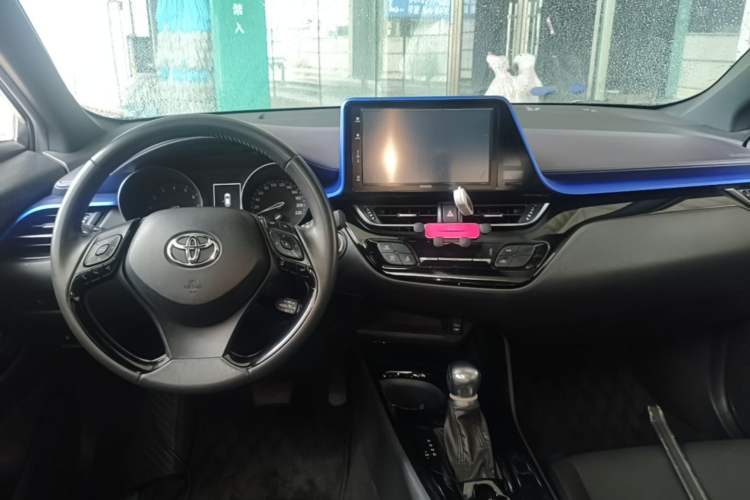 Used Toyota IZOA 2020 2.0L Yichi Version Center Console