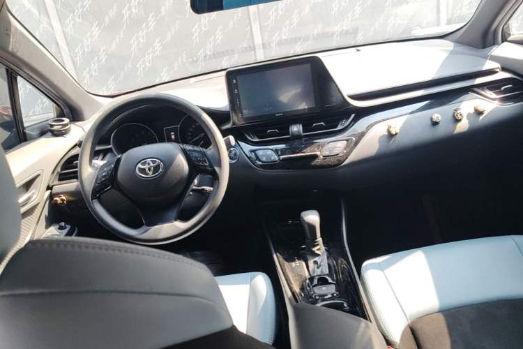 Used Toyota IZOA 2020 2.0L Yi Xiang CARE Center Console