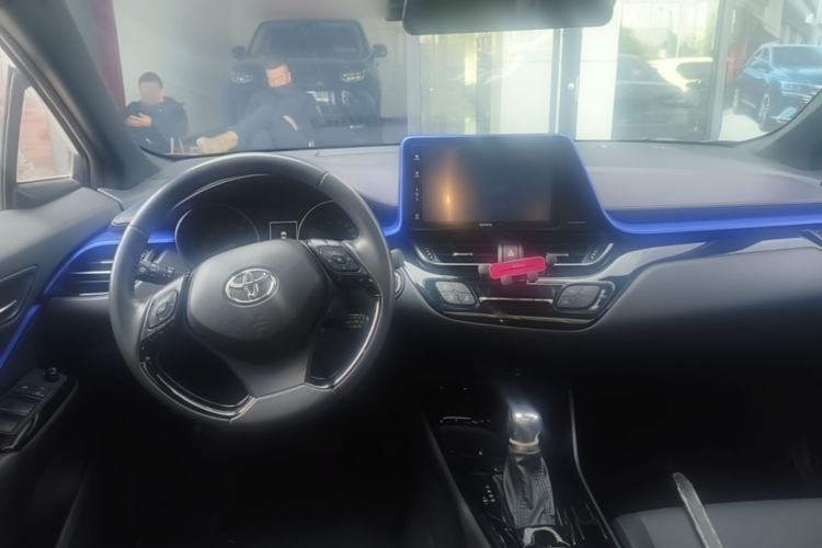Used Toyota IZOA 2020 2.0L Yichi Version Center Console