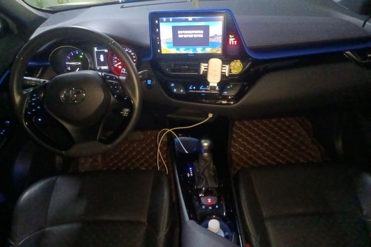 Used Toyota IZOA 2020 2.0L Yichi Version Center Console