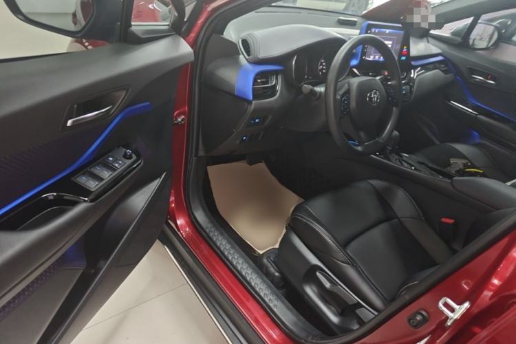 Used Toyota IZOA 2020 2.0L Enjoy Edition Driver Seat