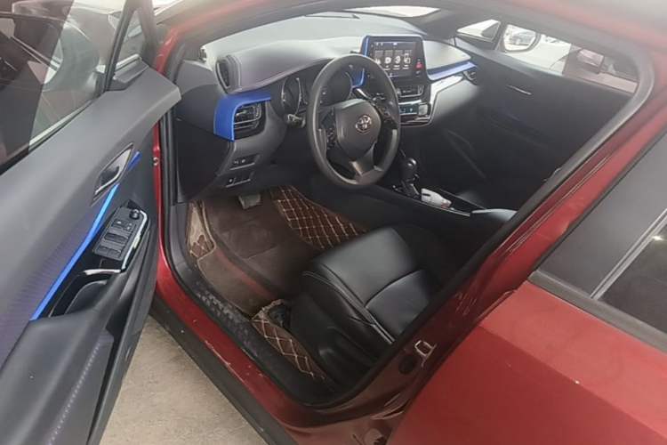 Used Toyota IZOA 2020 2.0L Enjoy Edition Driver Seat