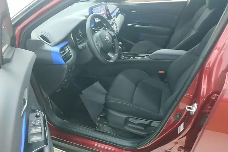 Used Toyota IZOA 2020 2.0L Enjoy Edition Driver Seat