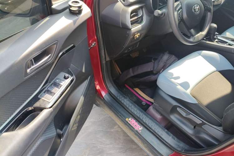 Used Toyota IZOA 2020 2.0L Yi Xiang CARE Driver Seat